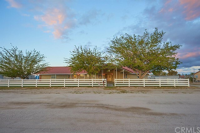 Property Photo:  47438 91st Street W  CA 93536 