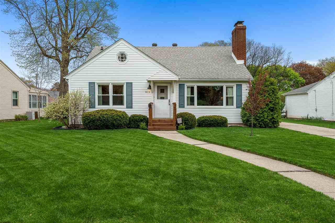 Property Photo:  815 Roland Avenue  IL 61107 