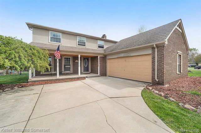 Property Photo:  41924 Amberly Drive  MI 48038 