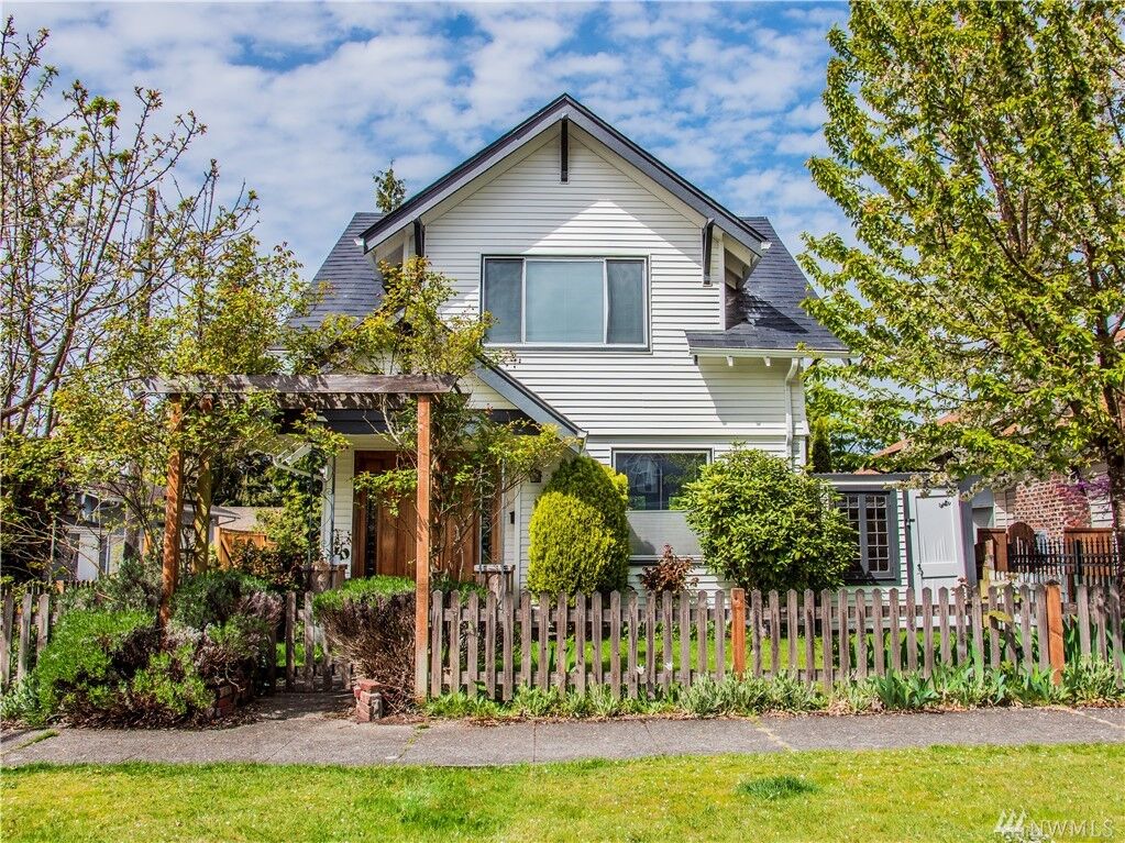 Property Photo:  3516 N Proctor St  WA 98407 