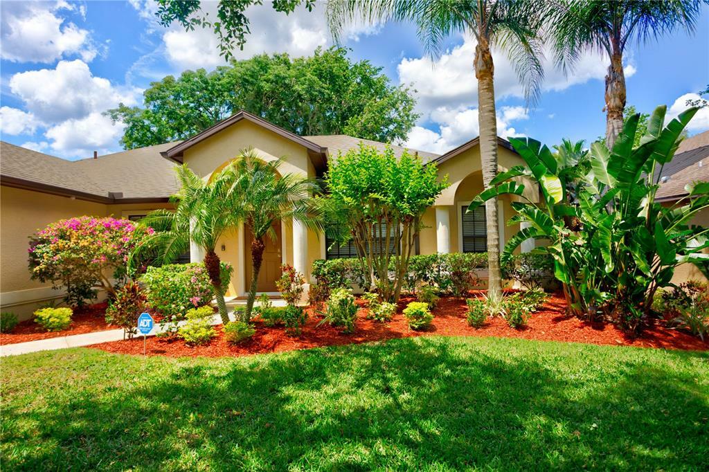 Property Photo:  1910 Abbey Trace Drive  FL 33527 