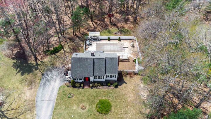 Property Photo: 19 Winslow Farm Road NH 03051