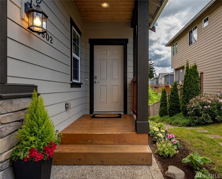 Property Photo:  2802 145th St SW  WA 98087 