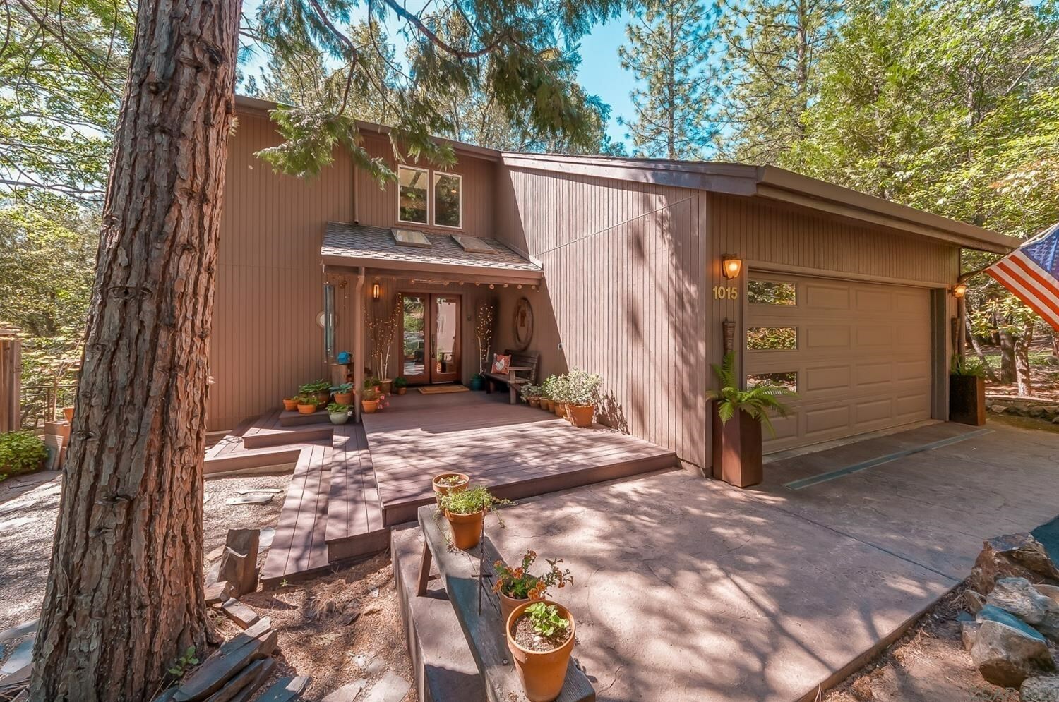 Property Photo:  1015 Forest Meadows Drive  CA 95247 