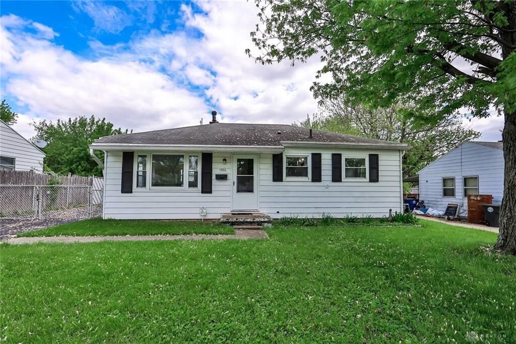 Property Photo: 1586 Seabrook Road OH 45432
