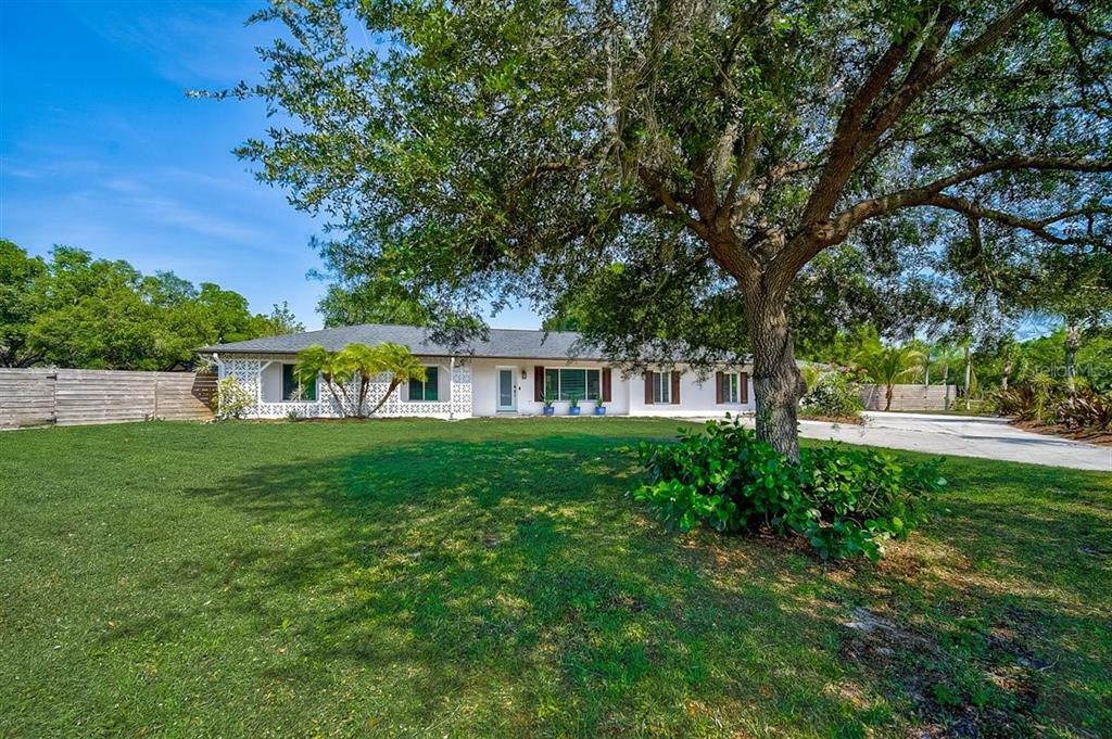 Property Photo:  1760 Mackintosh Boulevard  FL 34275 
