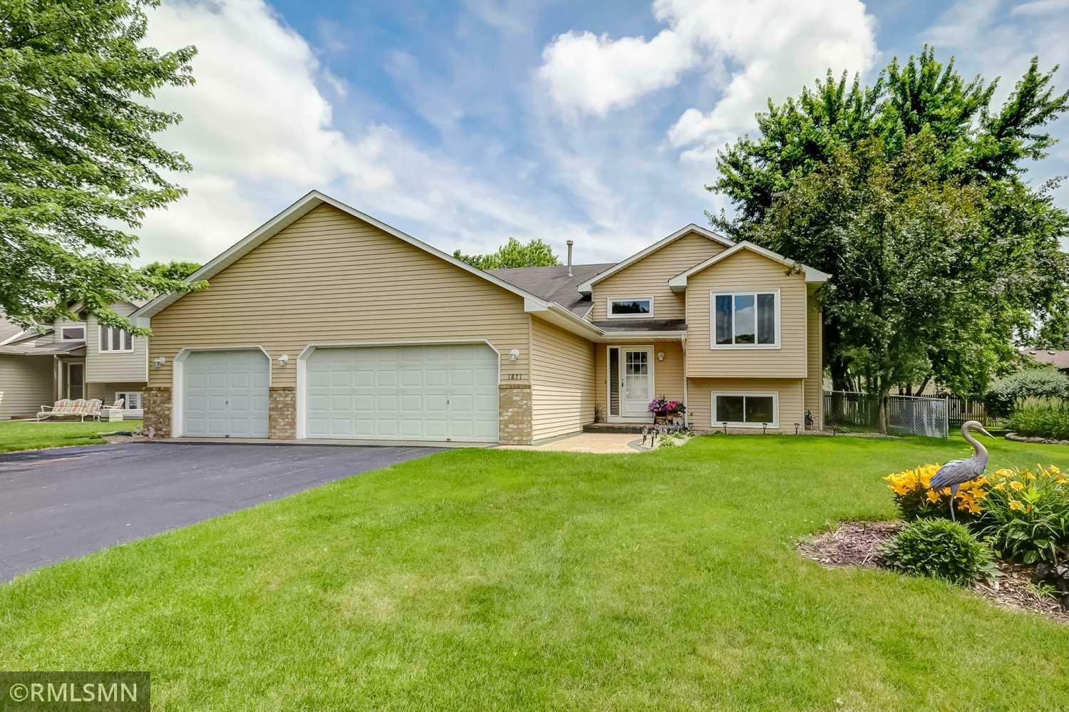 Property Photo:  1871 Waterford Lane  MN 55318 