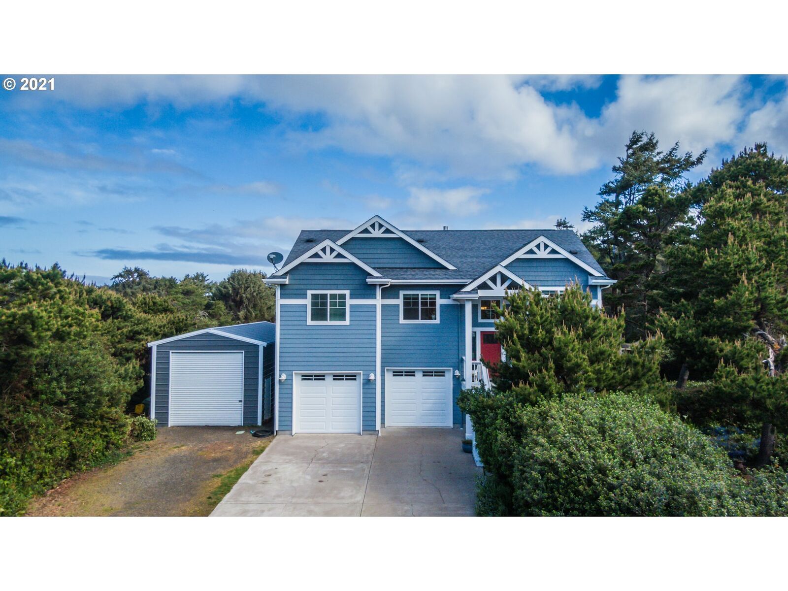 Property Photo:  4615 Joshua Ln  OR 97439 