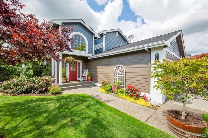 Property Photo:  811 E Maberry Dr  WA 98264 