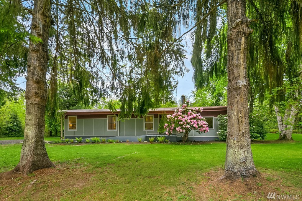 Property Photo:  13715 Vashon Hwy SW  WA 98070 