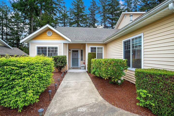 Property Photo:  31855 48th Circle SW  WA 98023 