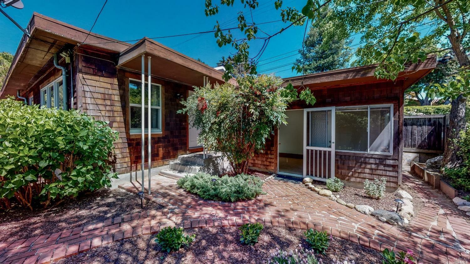 Property Photo:  26 Villa Avenue  CA 94901 