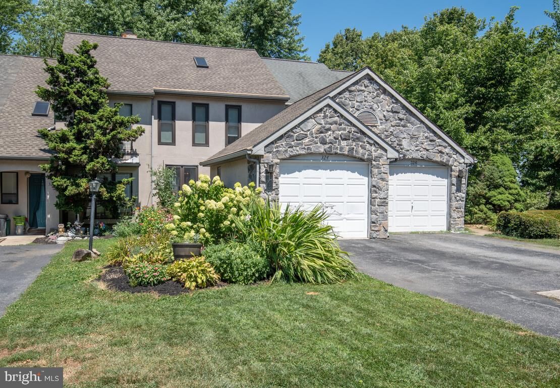 Property Photo:  324 Windgate Court  PA 17551 