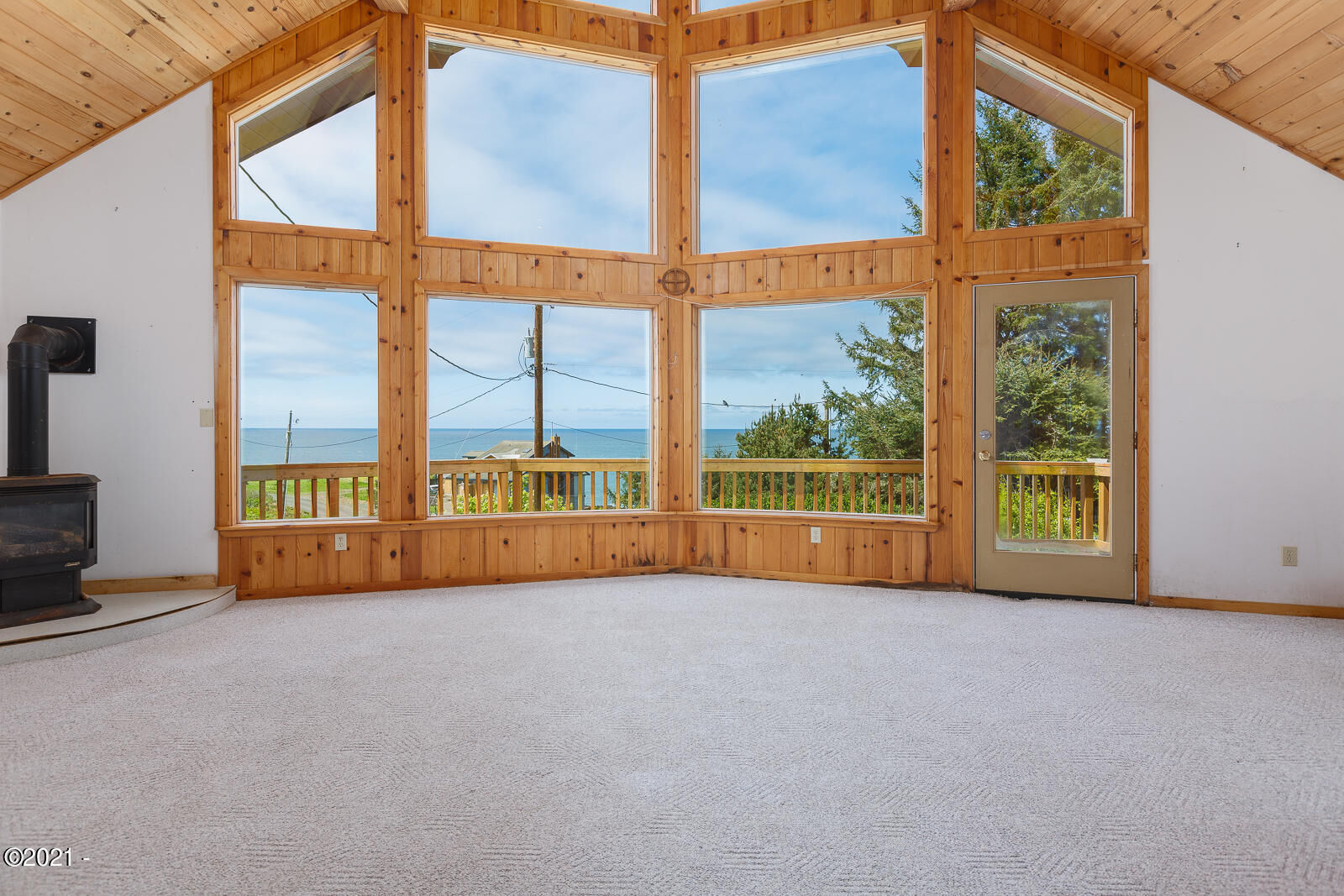 Property Photo: 3671 Ross Avenue OR 97341