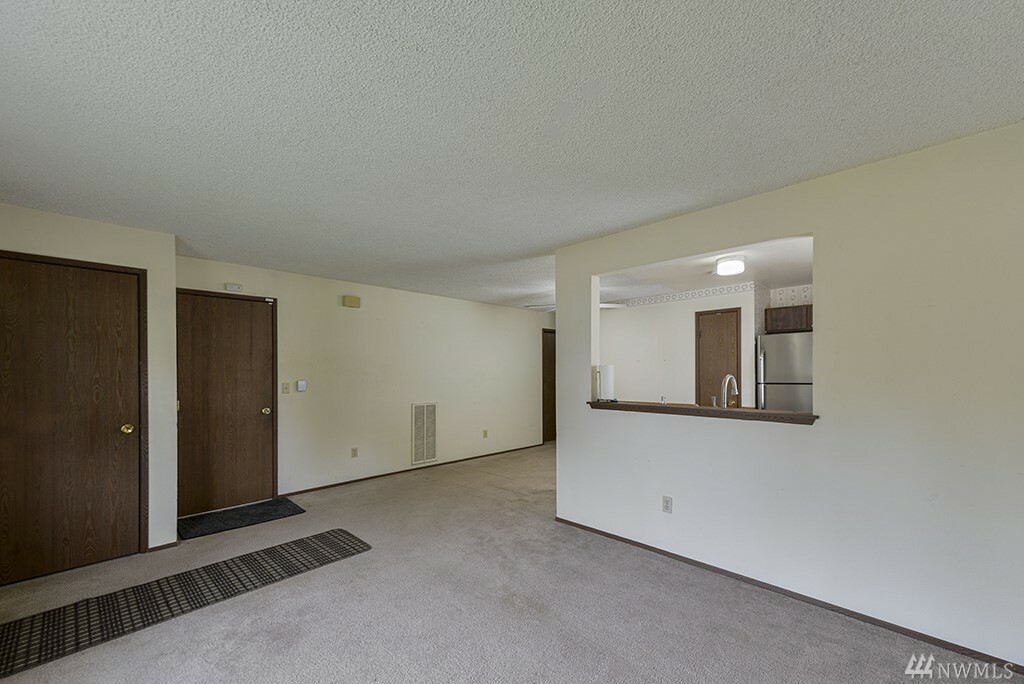 Property Photo: 815 SW 317th Place WA 98023