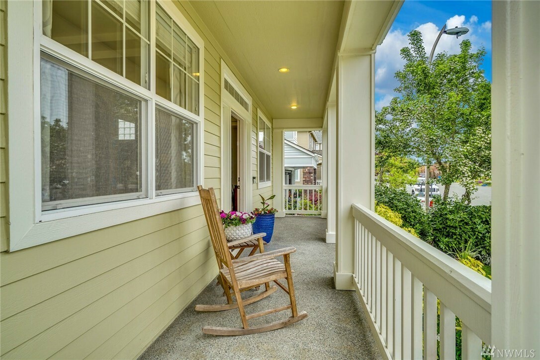 Property Photo: 4225 249th Ct SE WA 98029