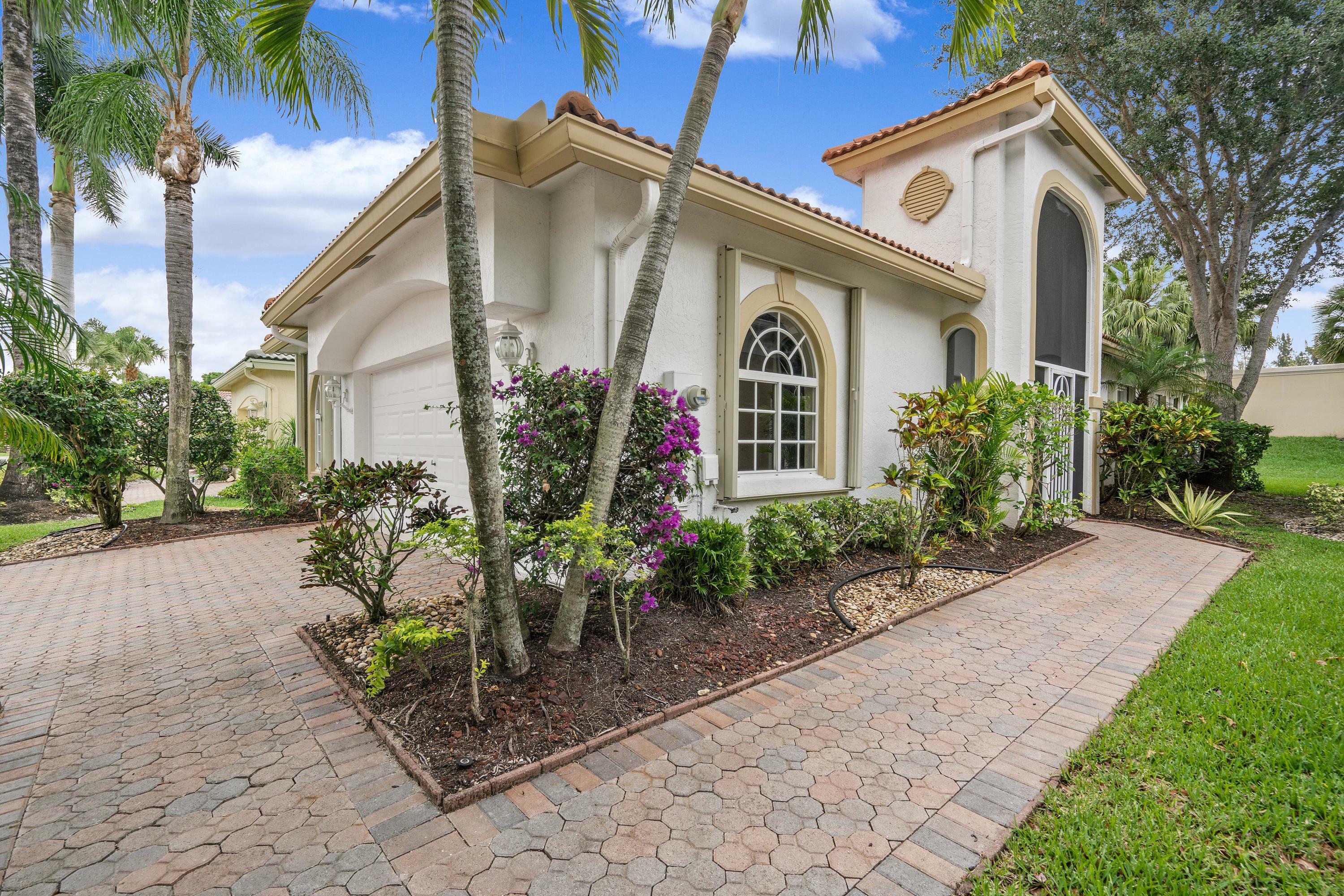 Property Photo:  8018 Bellafiore Way  FL 33472 