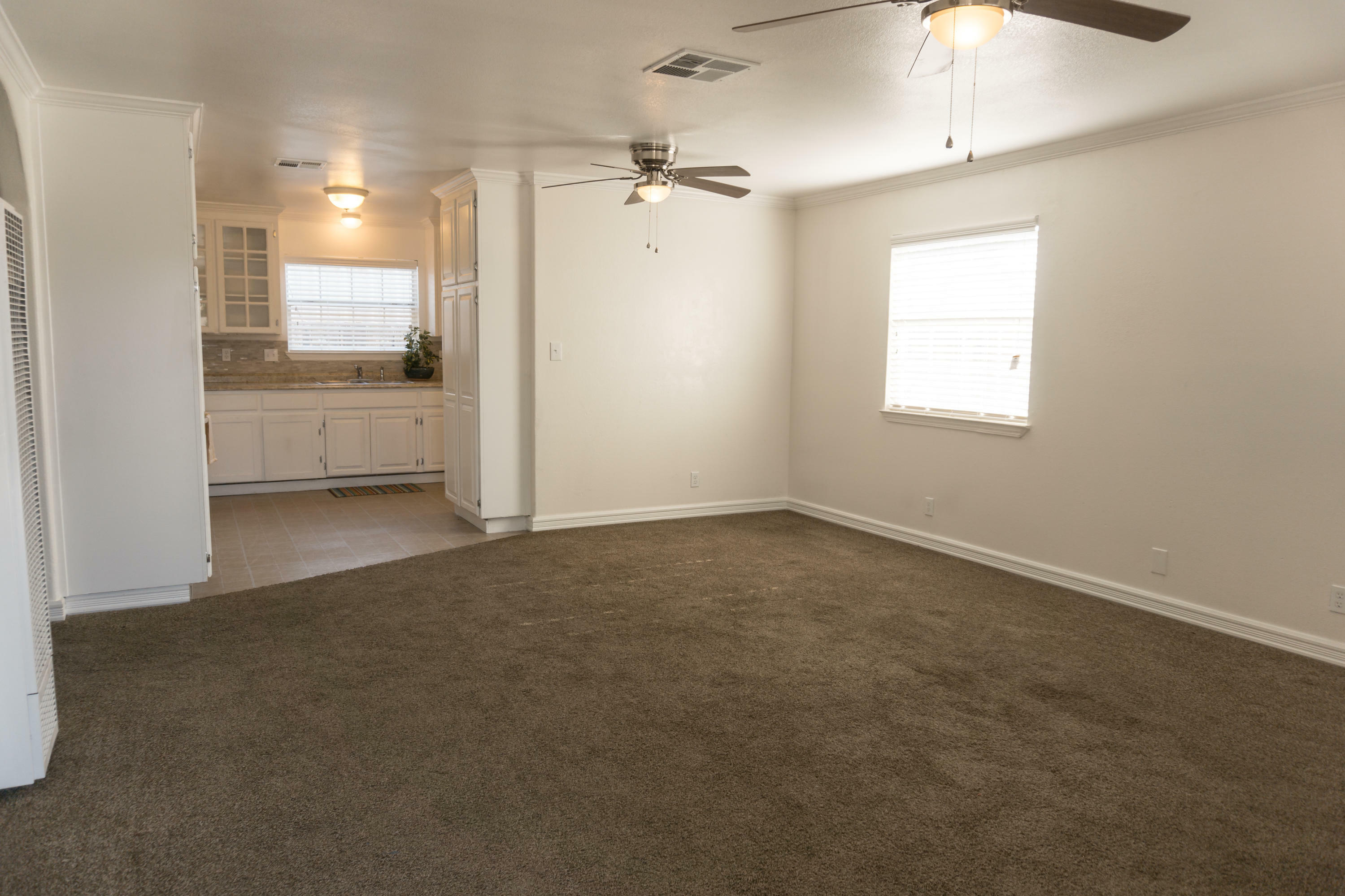 Property Photo:  288 Pleasant Street  CA 93247 