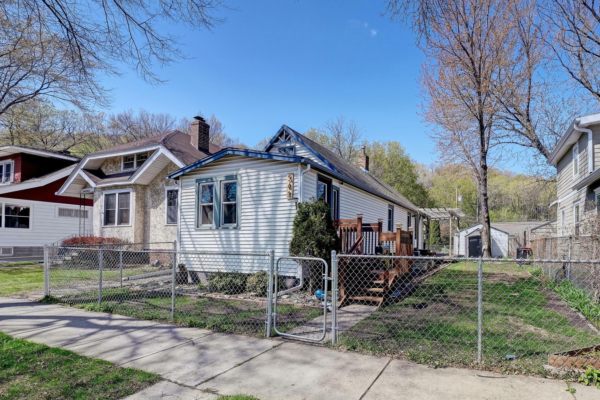 Property Photo:  541 Superior Street  MN 55102 