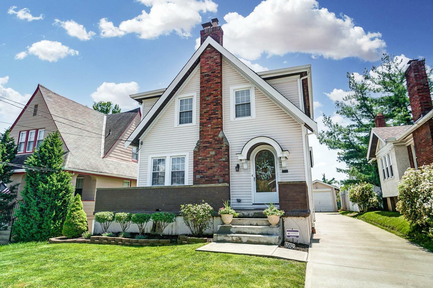 Property Photo: 3529 Madison Park Ave OH 45209