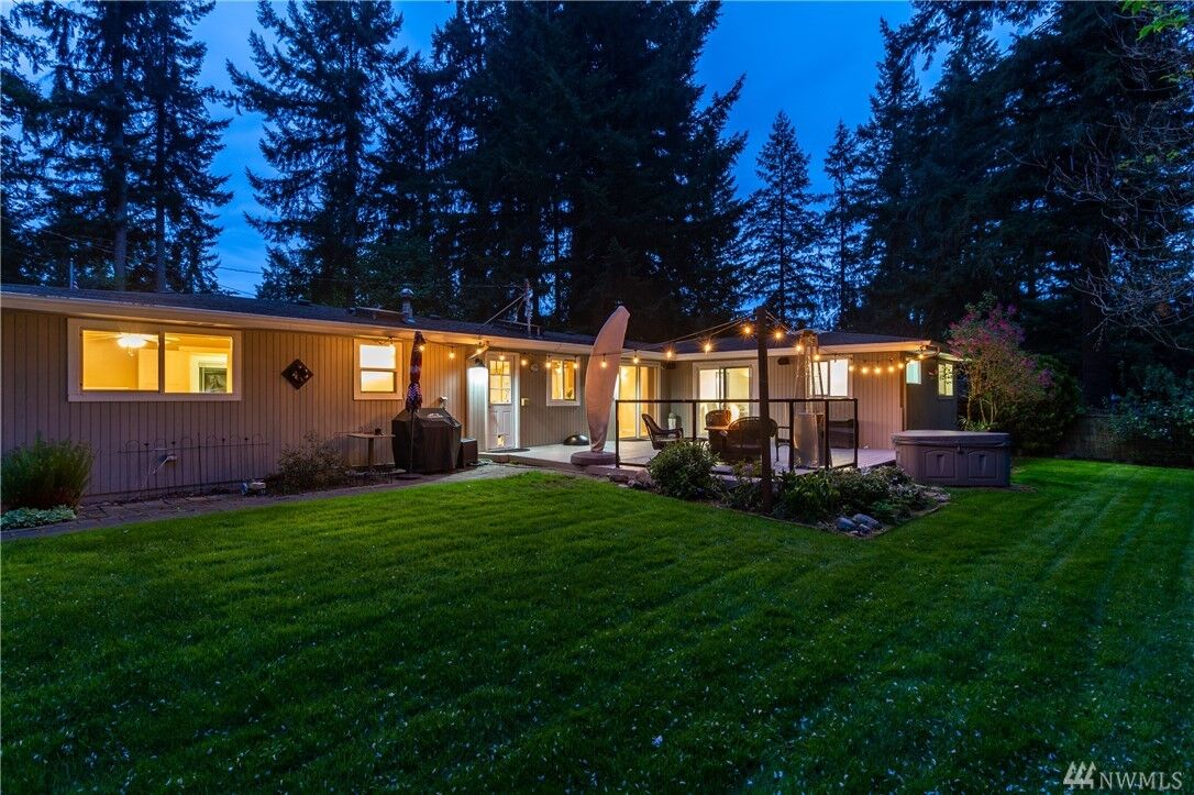 House for sale in Renton 16443 SE 134th St, Renton, WA 98059