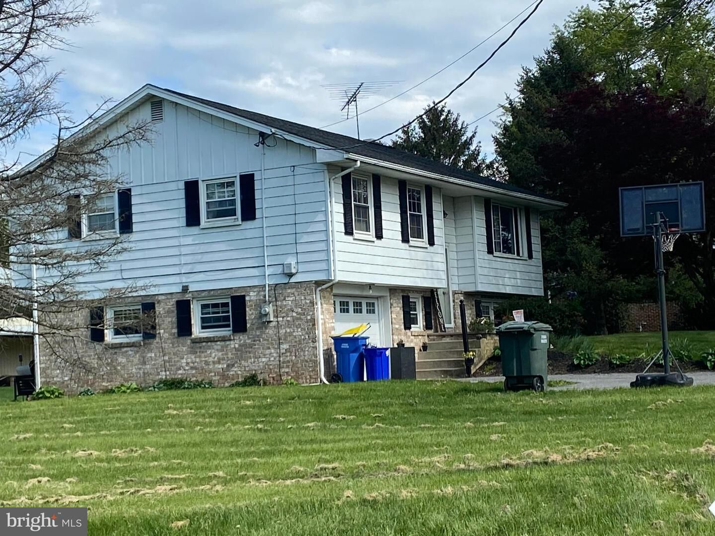 Property Photo:  3211 S Salem Church Road  PA 17408 