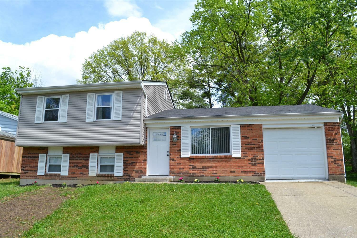 Property Photo: 582 Morrvue Dr OH 45238