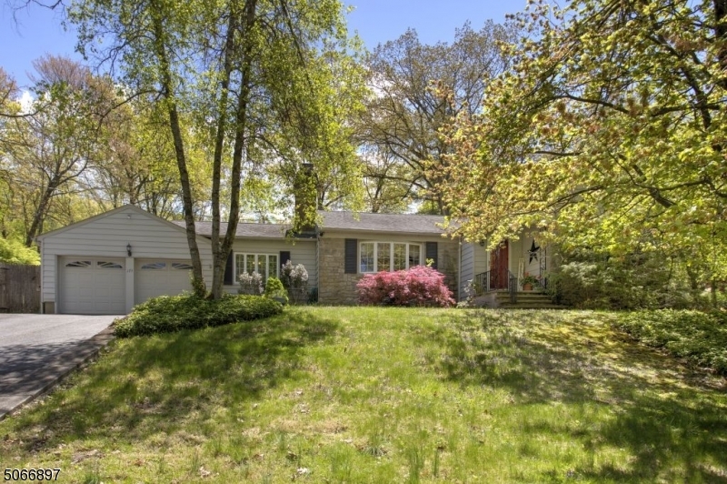 Property Photo: 175 Stanhope Rd NJ 07871