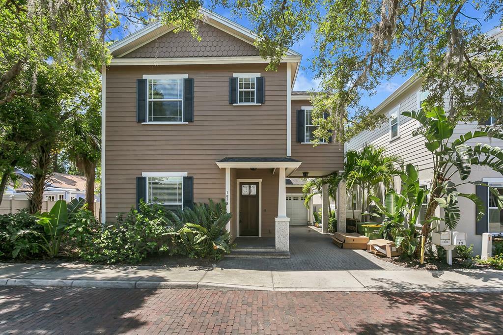 Property Photo:  1828 Hawkins Court  FL 34236 