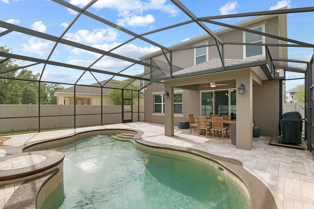 Property Photo:  5943 Paxton Court  FL 32703 