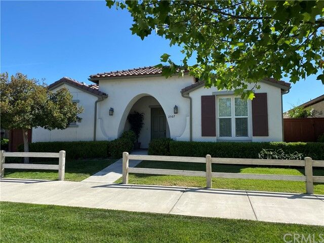Property Photo:  2567 Clubhouse Drive  CA 93446 