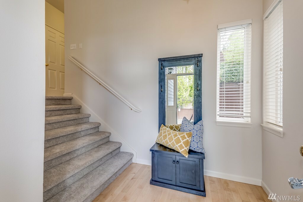 Property Photo: 11427 NE 117th St 45 WA 98034