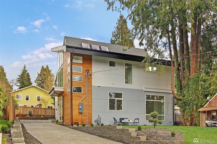 Property Photo:  11036 Alton Ave NE A  WA 98125 