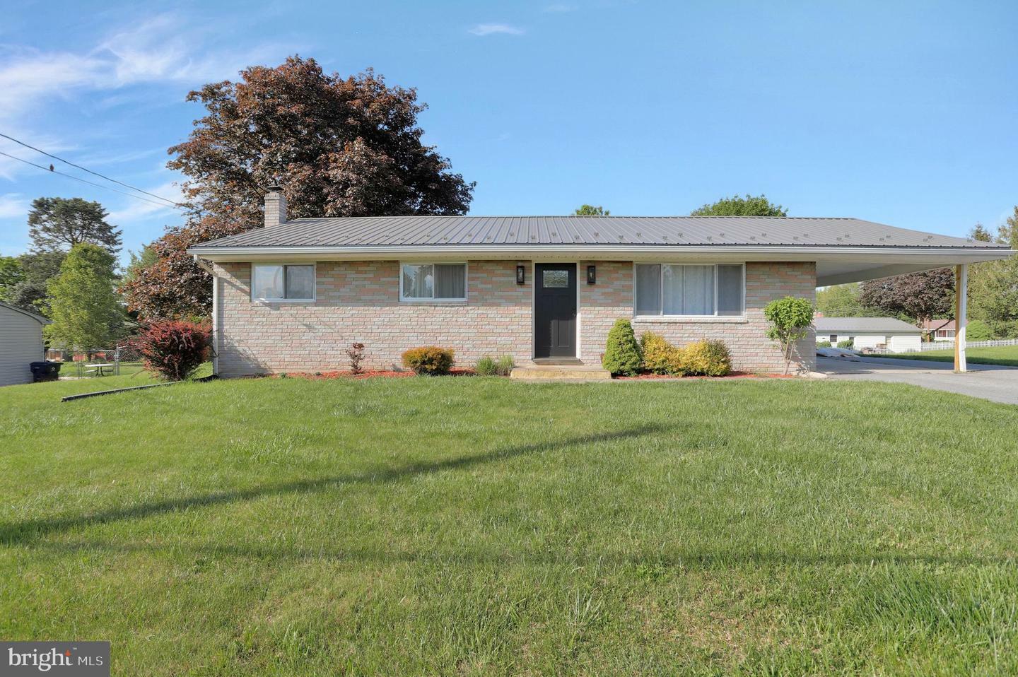 Property Photo:  1225 Marvern Drive W  PA 17202 