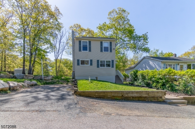 Property Photo:  117 Vermont Trl  NJ 07843 