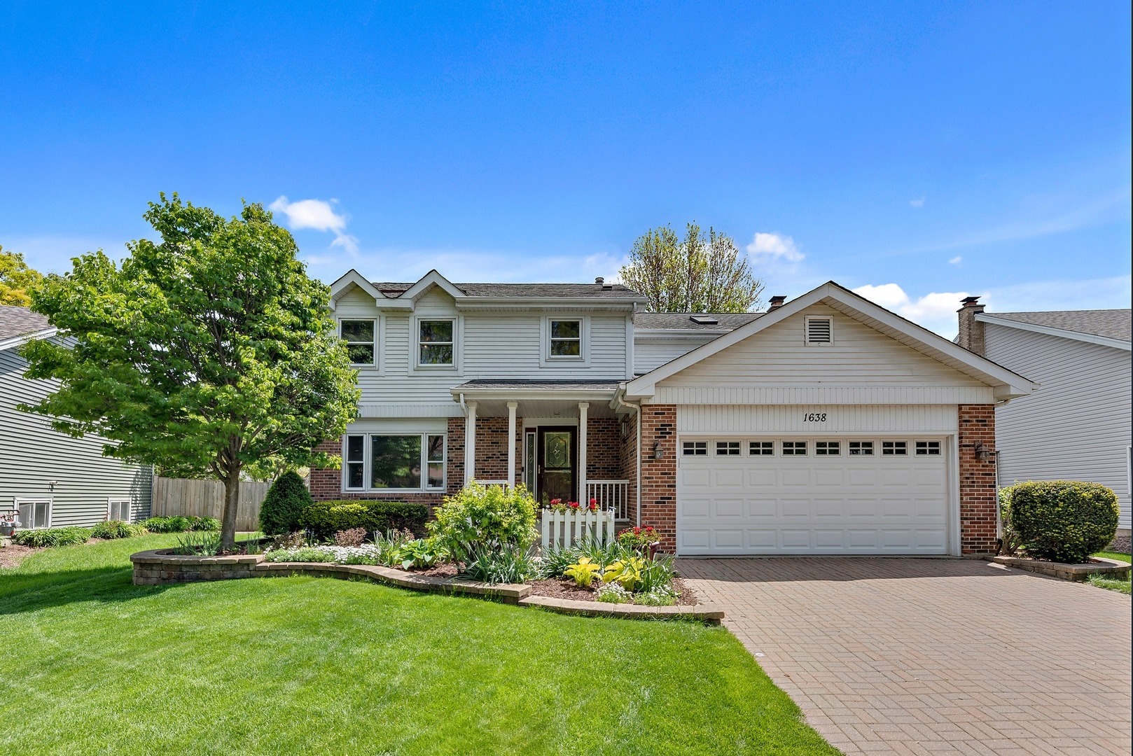 1638 Lois Ann Lane  Naperville IL 60563 photo