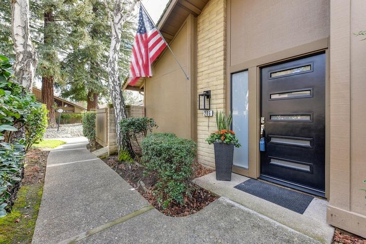 206 E Ranch Road  Sacramento CA 95825 photo