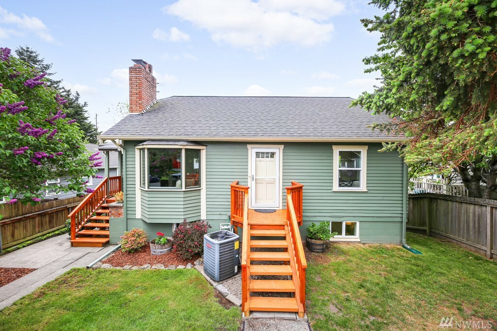 Property Photo:  8743 Palatine Ave N  WA 98103 