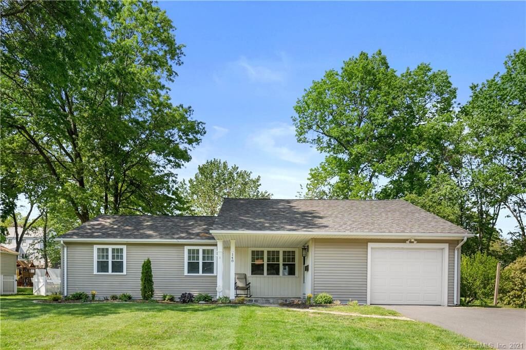 Property Photo:  148 Brewster Road  CT 06117 