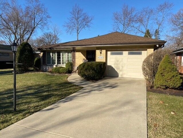 Property Photo:  630 Sylviawood Avenue  IL 60068 