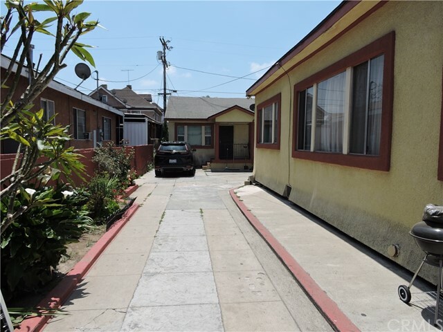 Property Photo:  336 W 49th Street  CA 90037 