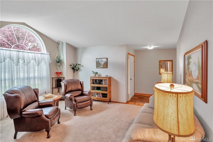 Property Photo: 1061 Ridgeway Dr WA 98264