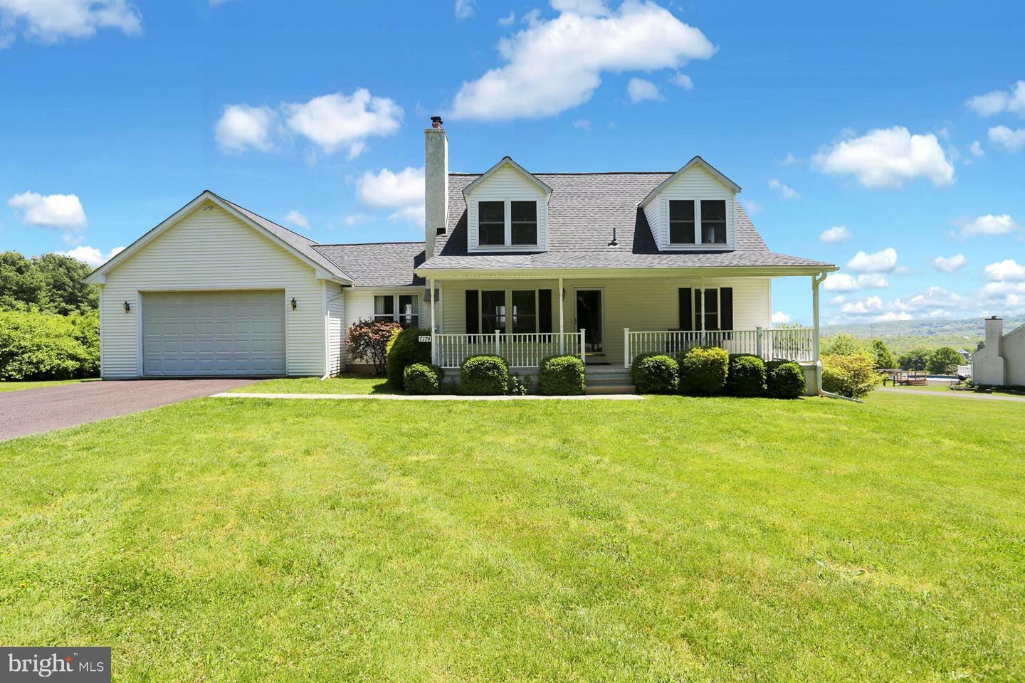 Property Photo:  7174 Pine Tree Road  PA 18056 