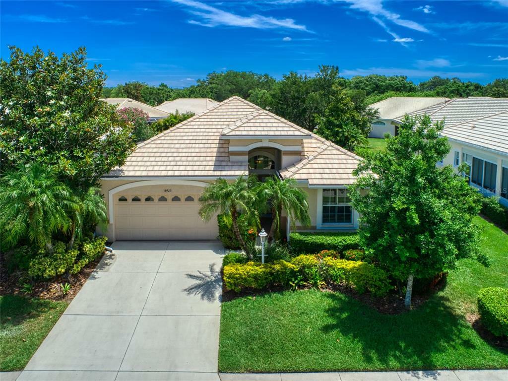 Property Photo: 8423 Idlewood Court FL 34202
