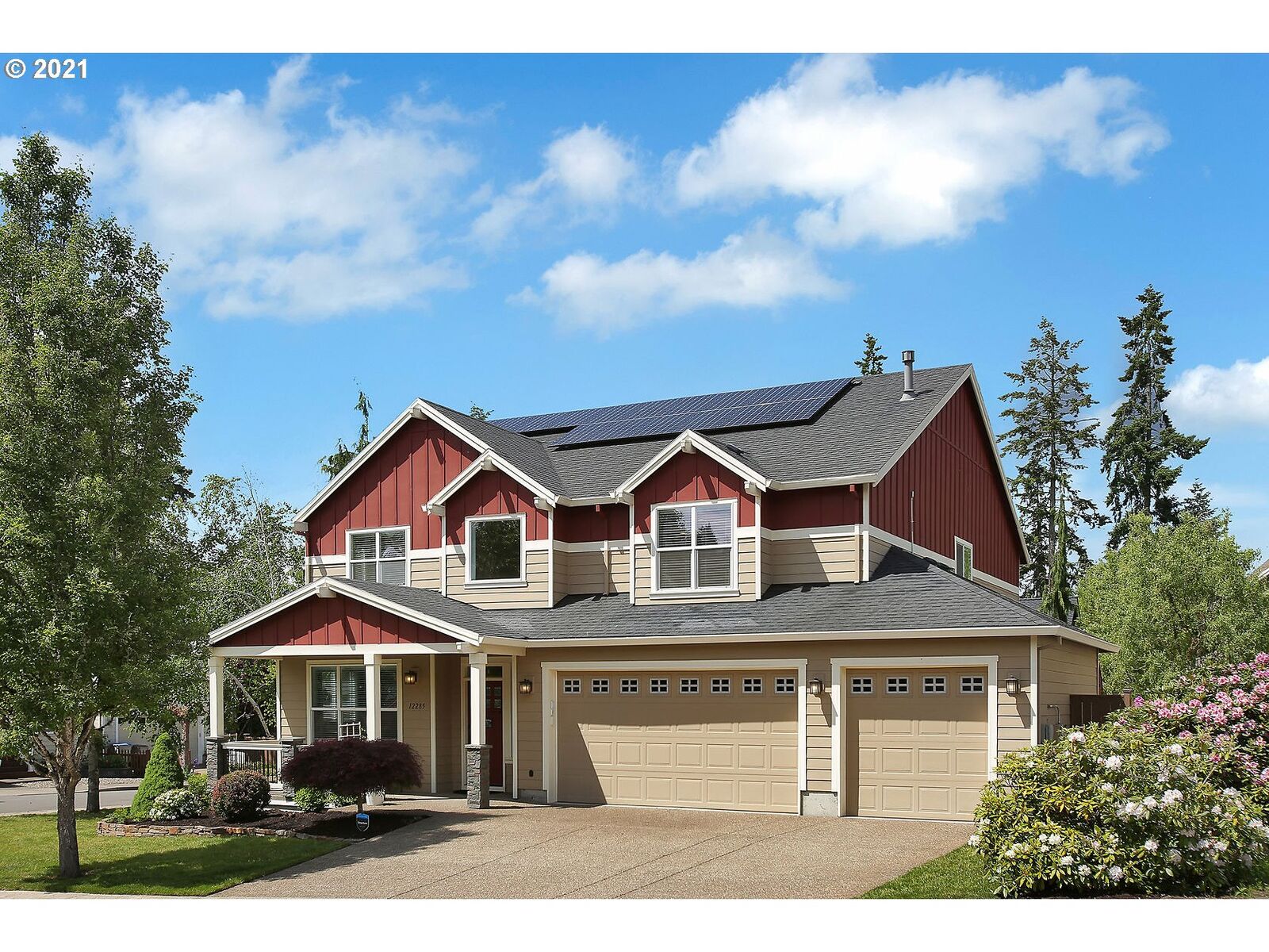 Property Photo: 12285 SW Whistlers Ln OR 97223