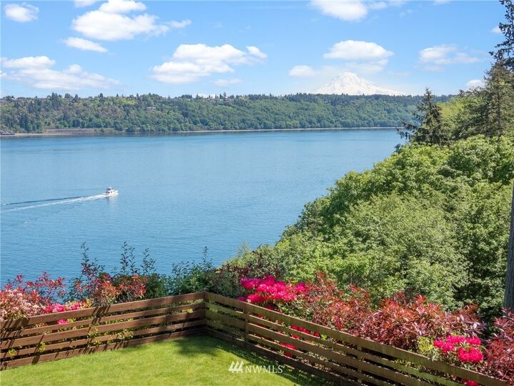 Property Photo:  4407  Holly Lane NW  WA 98335 