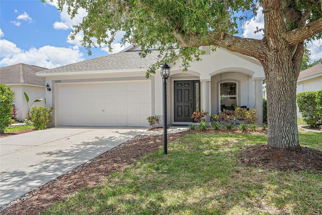 Property Photo: 6214 Blueflower Court FL 34202