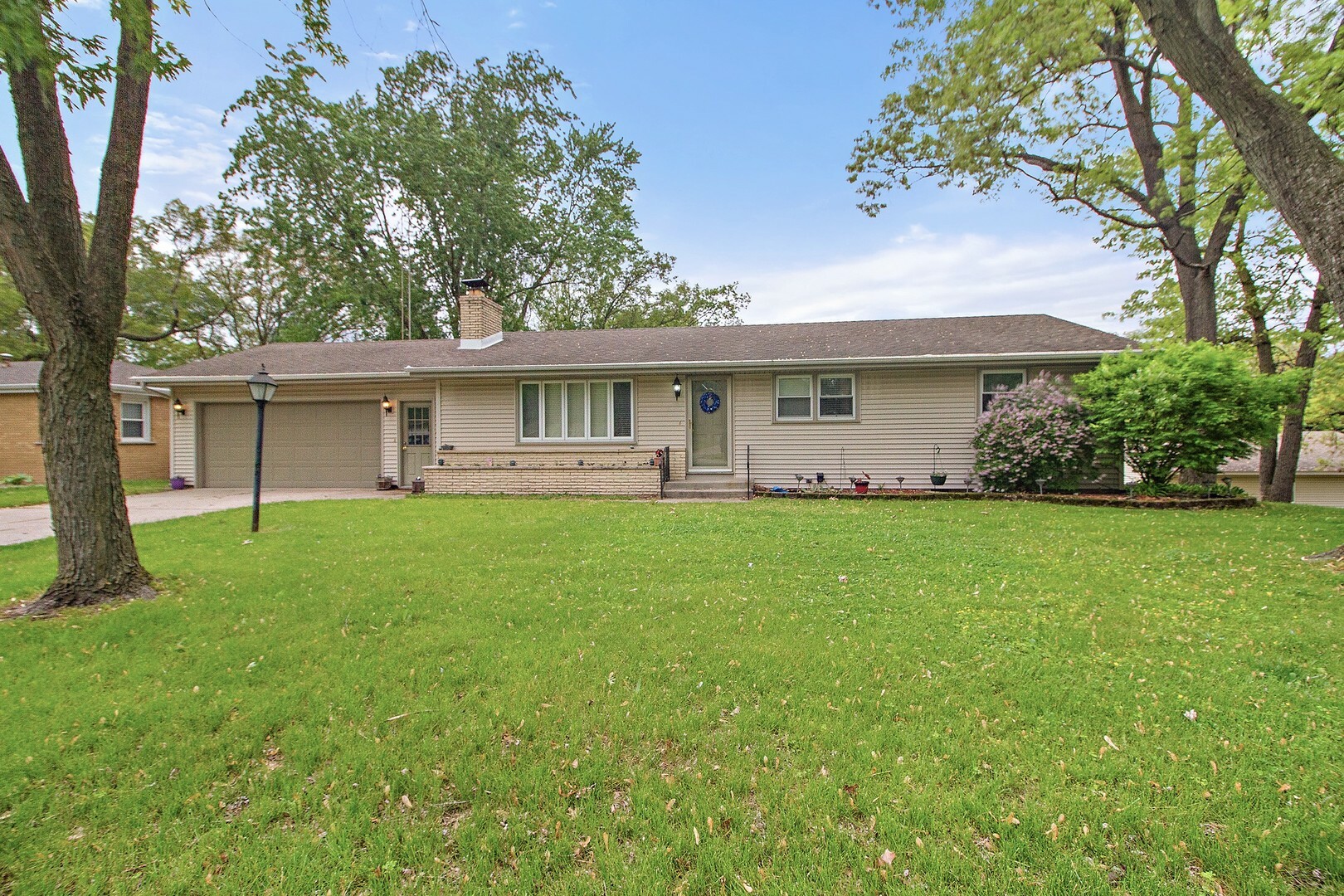 Property Photo:  1102 Cecil Drive  IL 60901 