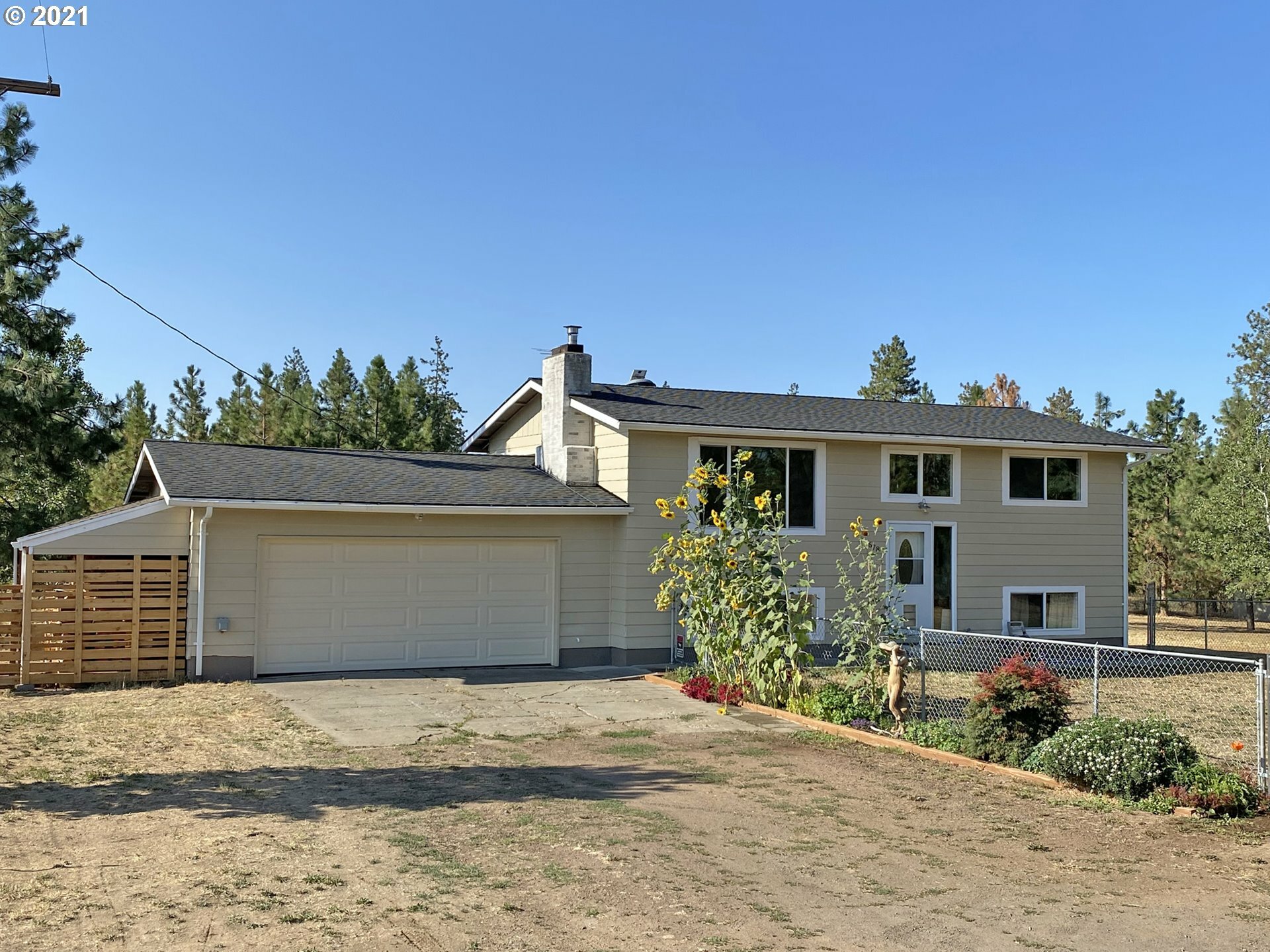 Property Photo:  678 Bratton Rd  WA 98620 