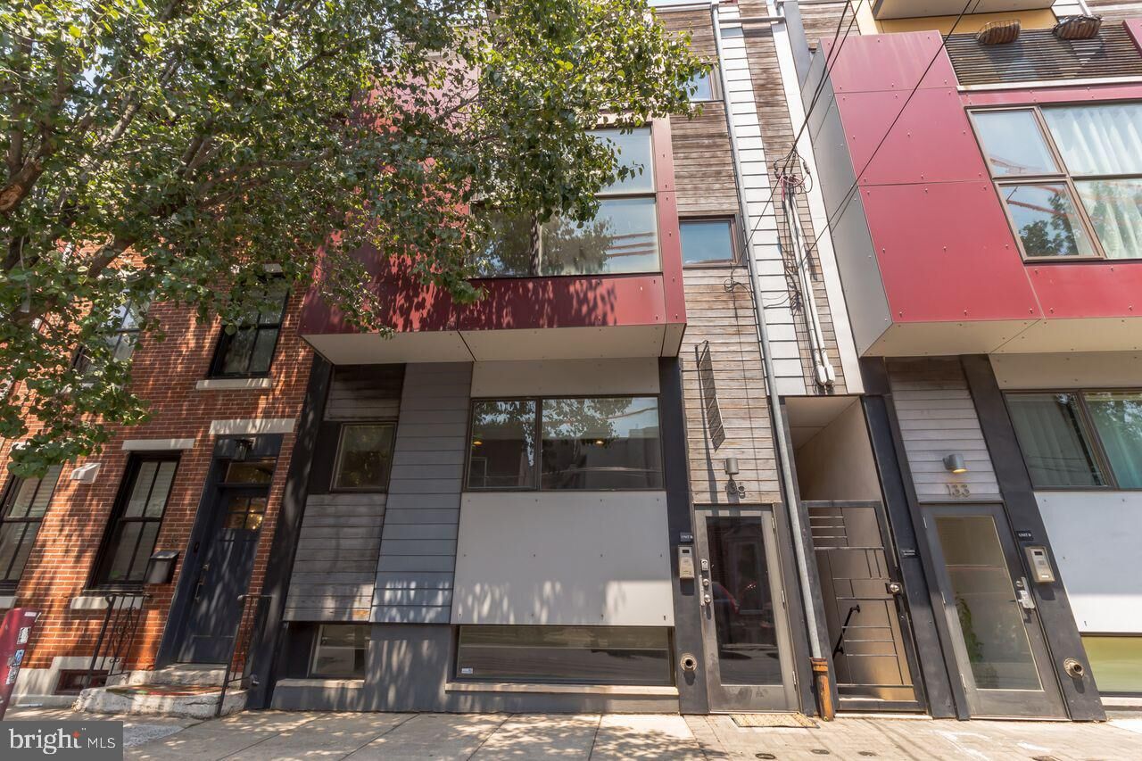 Property Photo:  135 W Laurel Street 1  PA 19123 